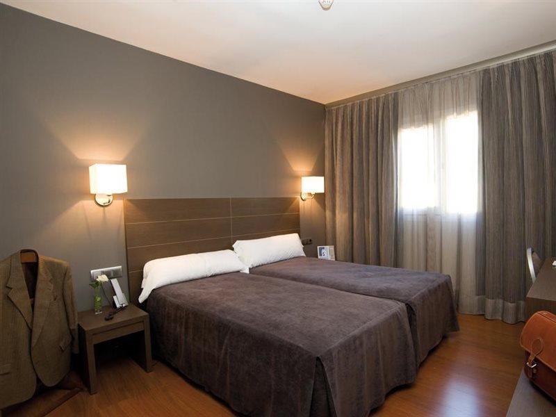 Hotel Cisneros Alcalá de Henares Exterior photo
