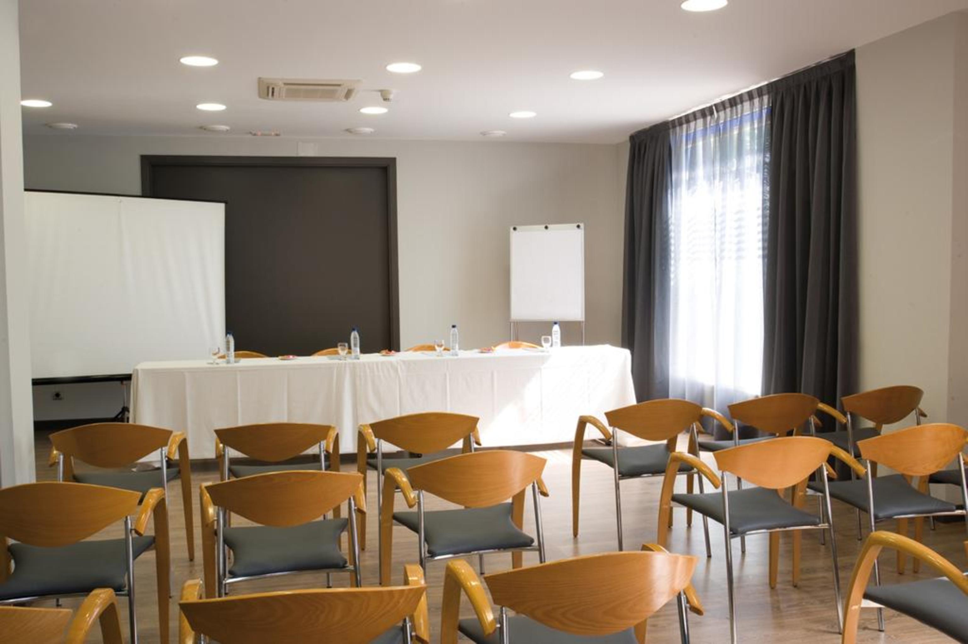 Hotel Cisneros Alcalá de Henares Facilities photo