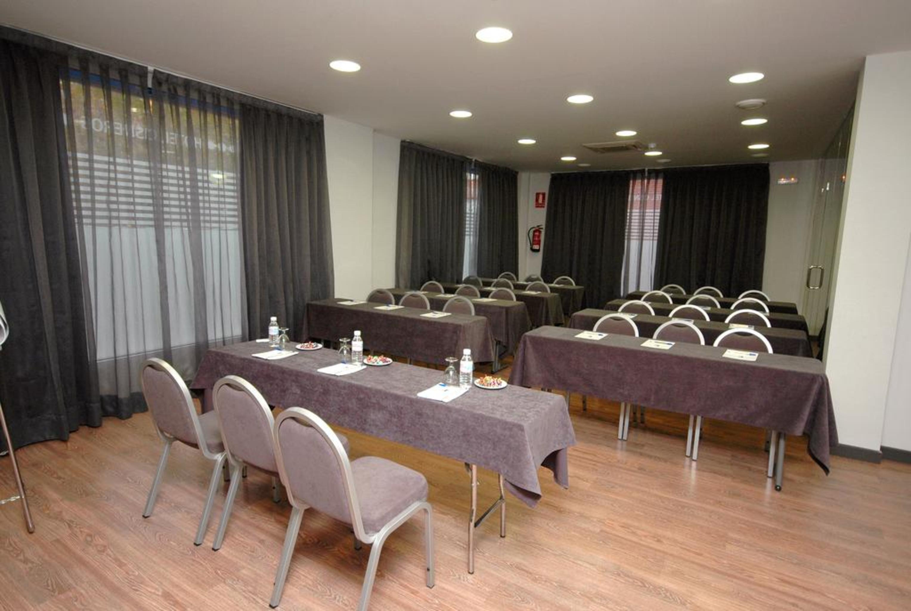 Hotel Cisneros Alcalá de Henares Exterior photo