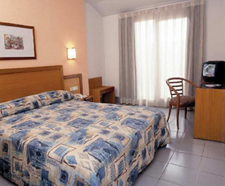 Hotel Cisneros Alcalá de Henares Exterior photo